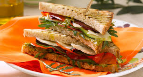 RECIPE MAIN IMAGE sandwich végétarien, légumes grillés.