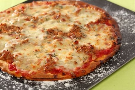 RECIPE MAIN IMAGE Recette de Pizza au thon et à la mozzarella