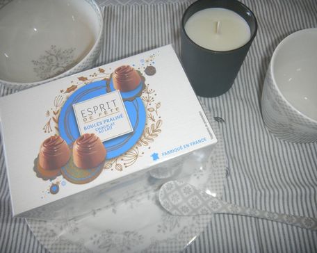 Image  Boules praliné chocolat au lait Esprit de Fête