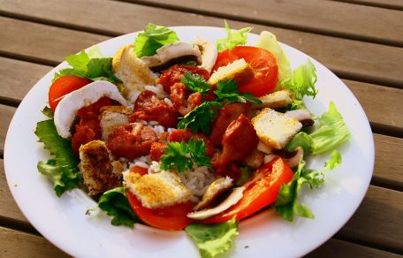 RECIPE MAIN IMAGE Salade de gésiers et de magrets de canard aux poivrons grillés