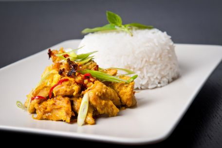 RECIPE MAIN IMAGE Curry de poulet au yaourt
