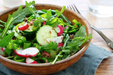 RECIPE MAIN IMAGE Salade frisée aux radis