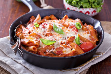 RECIPE MAIN IMAGE Pâtes fraîches tomate mozzarella