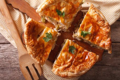 RECIPE MAIN IMAGE Tourte hivernale aux blettes, aux noix et au poulet