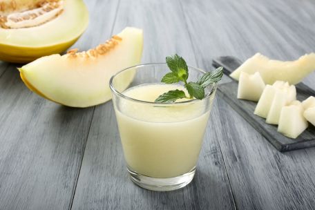 RECIPE MAIN IMAGE Milk-shake au melon et à la menthe