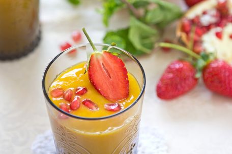 RECIPE MAIN IMAGE Jus d\'abricot et de fraise, verveine et vanille