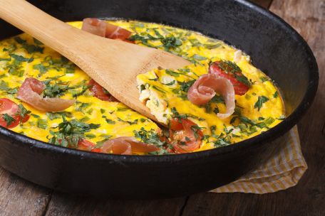 RECIPE MAIN IMAGE Omelette au jambon et aux tomates séchées 