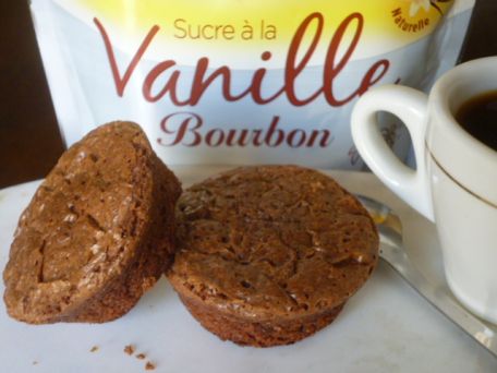 RECIPE MAIN IMAGE Petits gâteaux chocolat vanillé avec Béghin Say Vanille Bourbon
