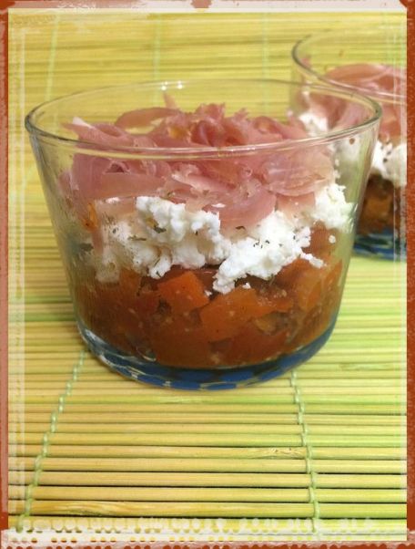 RECIPE MAIN IMAGE Verrines compotés tomate/poivron feta et jambon cru