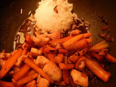 RECIPE MAIN IMAGE Wok de carottes au poulet