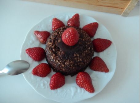 RECIPE MAIN IMAGE Bowl cake au cacao et fraises