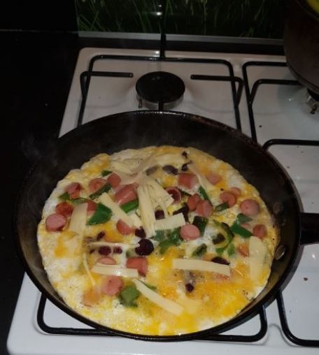 RECIPE MAIN IMAGE Omelettes au knacki Saucisses 100 poulet Herta