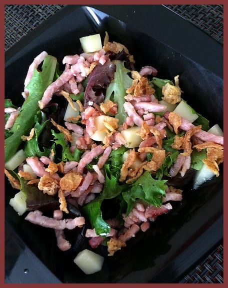 RECIPE MAIN IMAGE Salade lardons brebis et sa vinaigrette soja-sésame