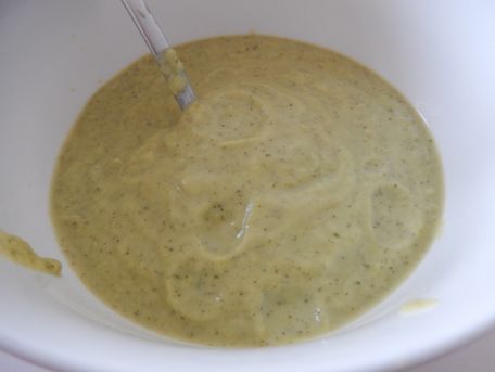 RECIPE MAIN IMAGE Soupe froide de courgettes au basilic