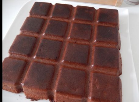 RECIPE MAIN IMAGE Gâteau au chocolat sans gluten et sans matière grasse.