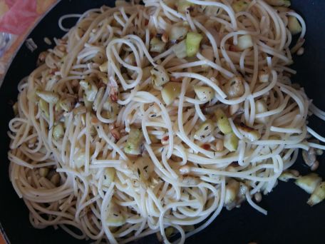 RECIPE MAIN IMAGE Spaghettis courgettes et pignons