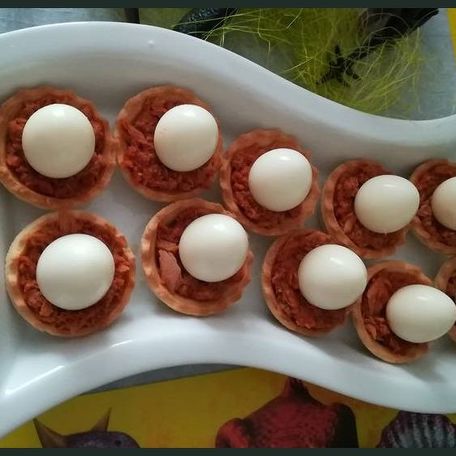 RECIPE MAIN IMAGE Mini tartelettes thon tomate et oeuf de caille