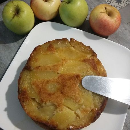 RECIPE MAIN IMAGE Gâteau renversé aux pommes