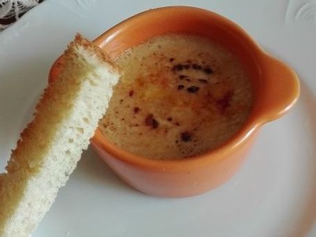 RECIPE MAIN IMAGE Crème brûlée au foie gras