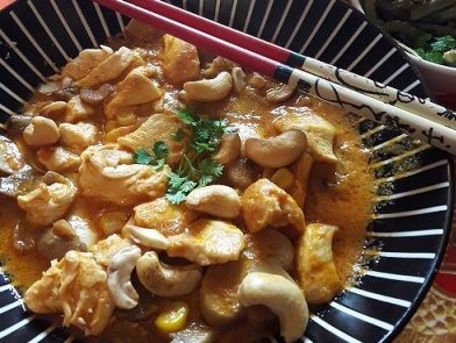 RECIPE MAIN IMAGE Poulet à la sauce Red Curry Thaï Kitchen