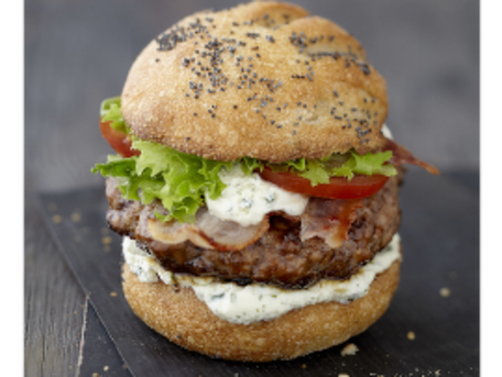 RECIPE MAIN IMAGE Burger de bœuf au Tartare Ail et Fines Herbes