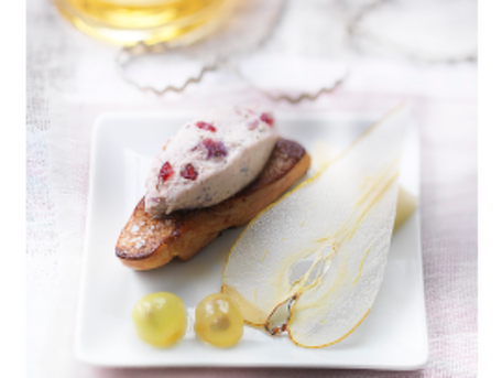 RECIPE MAIN IMAGE Foie gras rôti, poire et raisins  Tartare® Cranberry & Poivre
