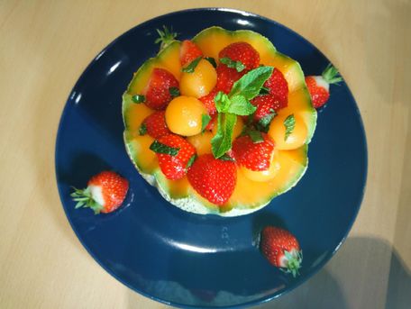 RECIPE MAIN IMAGE Mariage frais, melon fraises et menthe