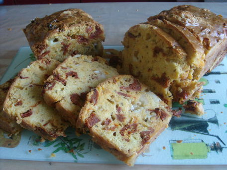 RECIPE MAIN IMAGE Cake au gorgonzola et tomates séchées