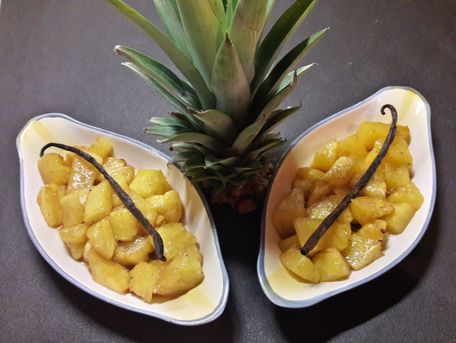 RECIPE MAIN IMAGE Ananas au miel, citron et vanille