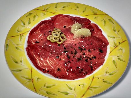 RECIPE MAIN IMAGE Carpaccio bœuf olives et parmesan