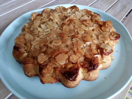 RECIPE MAIN IMAGE Gâteau aux pommes, amandes et miel