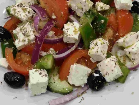RECIPE MAIN IMAGE Salade grecque à l'origan