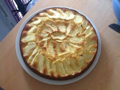 RECIPE MAIN IMAGE Gâteau aux pommes moelleux 