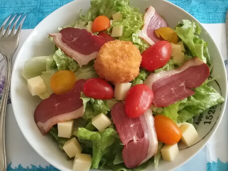 RECIPE MAIN IMAGE Salade gourmande à l'huile de truffe