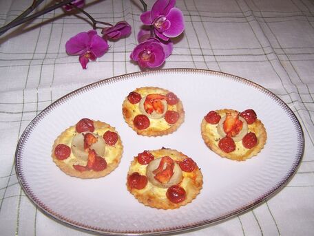 RECIPE MAIN IMAGE Tartelettes aux tomates cerises et au crabe des neiges