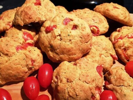 RECIPE MAIN IMAGE Cookies thon et tomates cerise