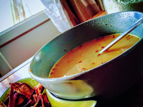 RECIPE MAIN IMAGE Velouté de patates douces au curry et graines de lin
