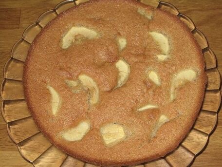 RECIPE MAIN IMAGE Gâteau aux pommes moelleux à l’huile de coco