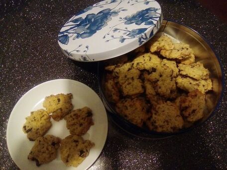 RECIPE MAIN IMAGE Cookies noix-chocolat (environ 25 biscuits)