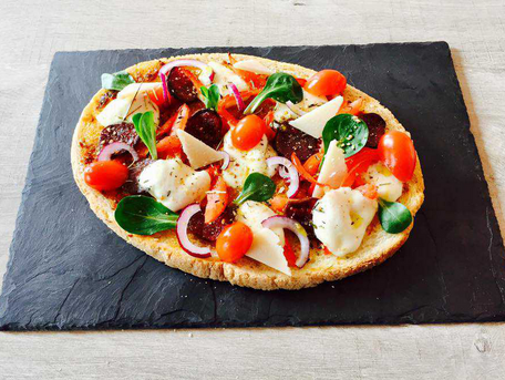 RECIPE MAIN IMAGE Pizza tomate mozzarella