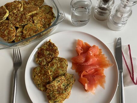 RECIPE MAIN IMAGE Blinis aux courgettes