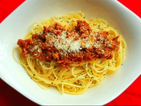 RECIPE MAIN IMAGE Classico Spaghetti alla Bolognese à ma façon 