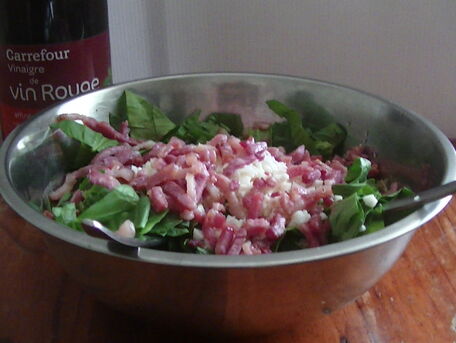 RECIPE MAIN IMAGE Salade d'épinards frais  au lardon