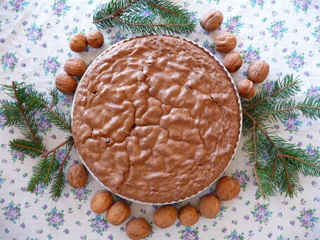 RECIPE MAIN IMAGE Gâteau aux noix et au chocolat