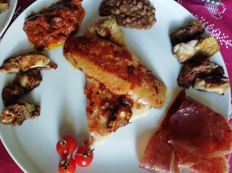 RECIPE MAIN IMAGE Escalope fine de dinde fermière au Jambon ibérique Pata Negra Cebo de Campo, et cèpes, sous une escalope de foie gras
