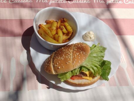 RECIPE MAIN IMAGE American hamburger frites