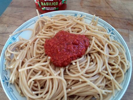 RECIPE MAIN IMAGE Spaghettis intégrales à la sauce tomate au basilic