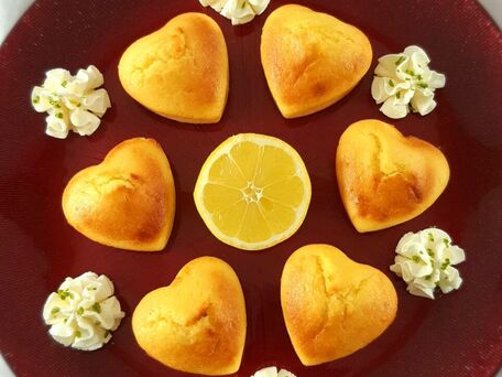 RECIPE MAIN IMAGE Petits coeurs moelleux au yaourt et citron 
