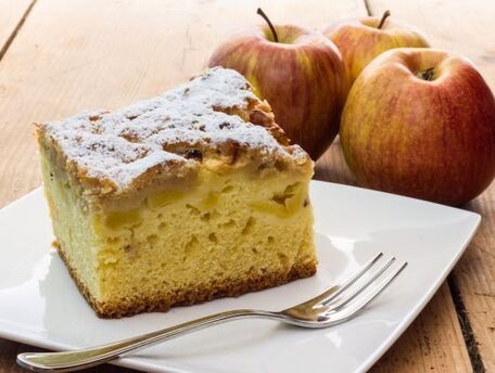 RECIPE MAIN IMAGE Gâteau aux pommes super moelleux