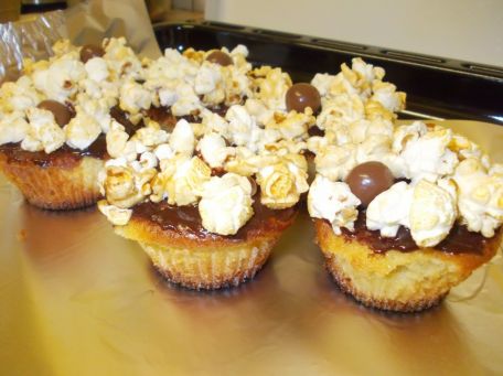 RECIPE MAIN IMAGE Cupcakes choco - popcorn 